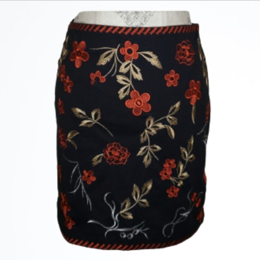 LF Rouge Embroidered Mini Skirt Gold Silver Leaves Size 8 New With Tag
